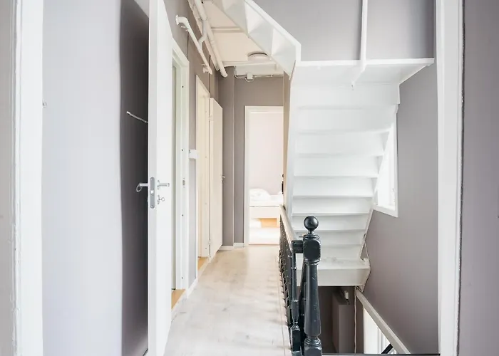 Πανσιόν S54 - Private In The Center *