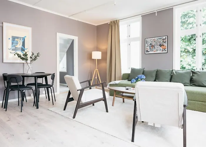 Πανσιόν S54 - Private In The Center