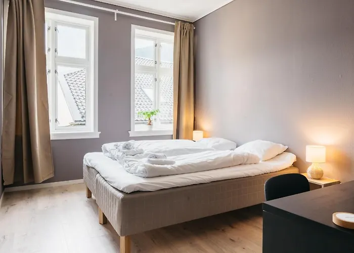 S54 - Private In The Center