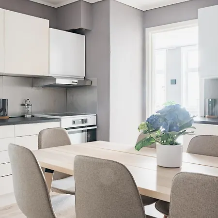 S54 - Private In The Center * Bergen