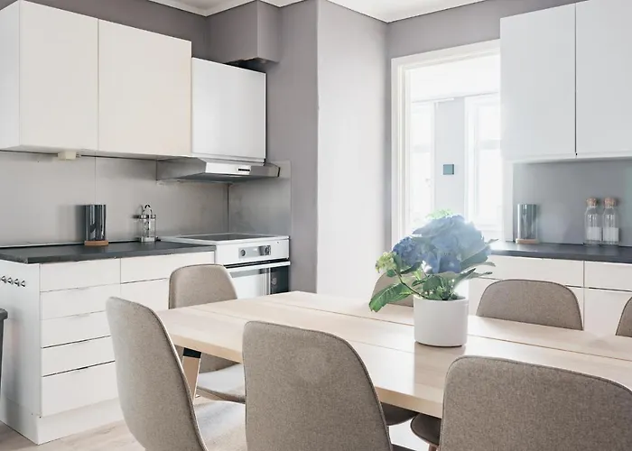 S54 - Private In The Center * Bergen