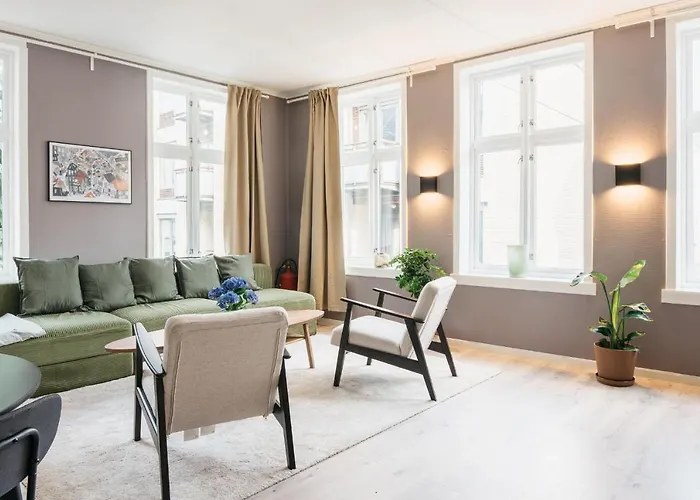 S54 - Private In The Center *